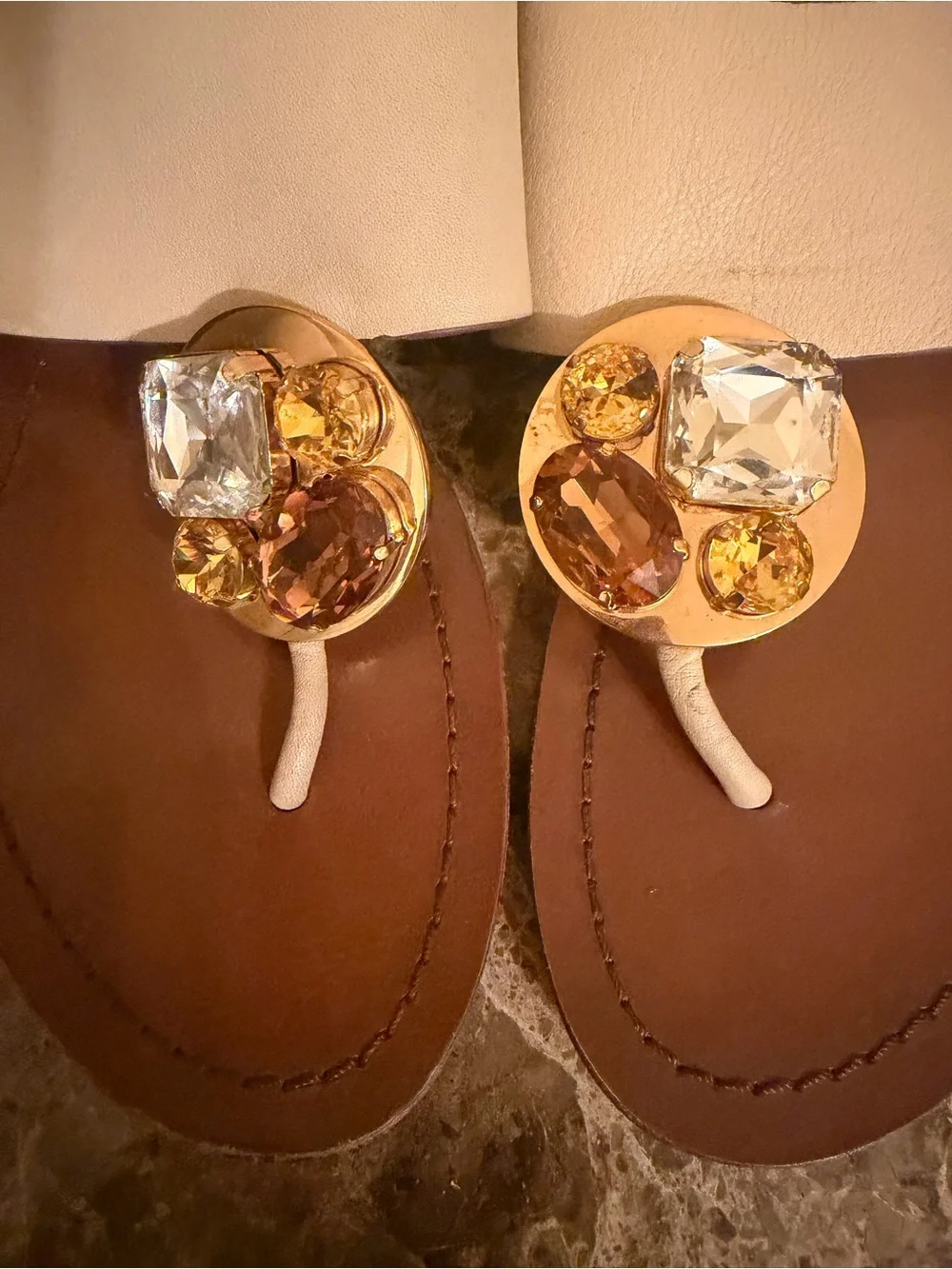 Tory Burch beautiful Women’s Cream Leather Gemstone Accents of Gold Sandals
